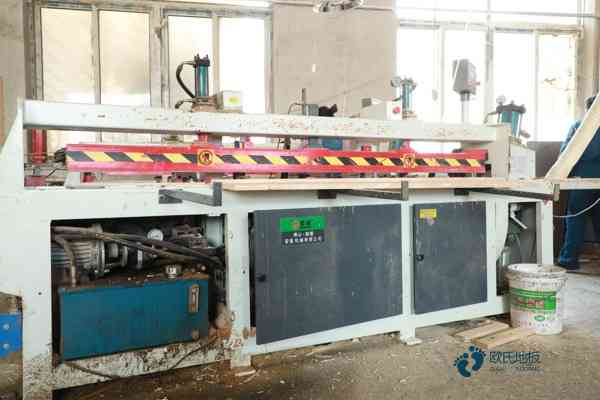 江西室內(nèi)運動木地板施工隊